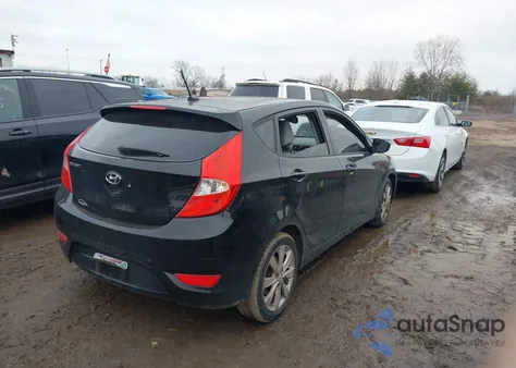 2012 Hyundai Accent Se z USA, uszkodzony, nr VIN KMHCU5AE2CU025788